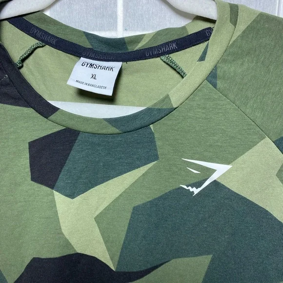 Gymshark CRITICAL T-SHIRT
Slim Fit - Picture 9 of 11